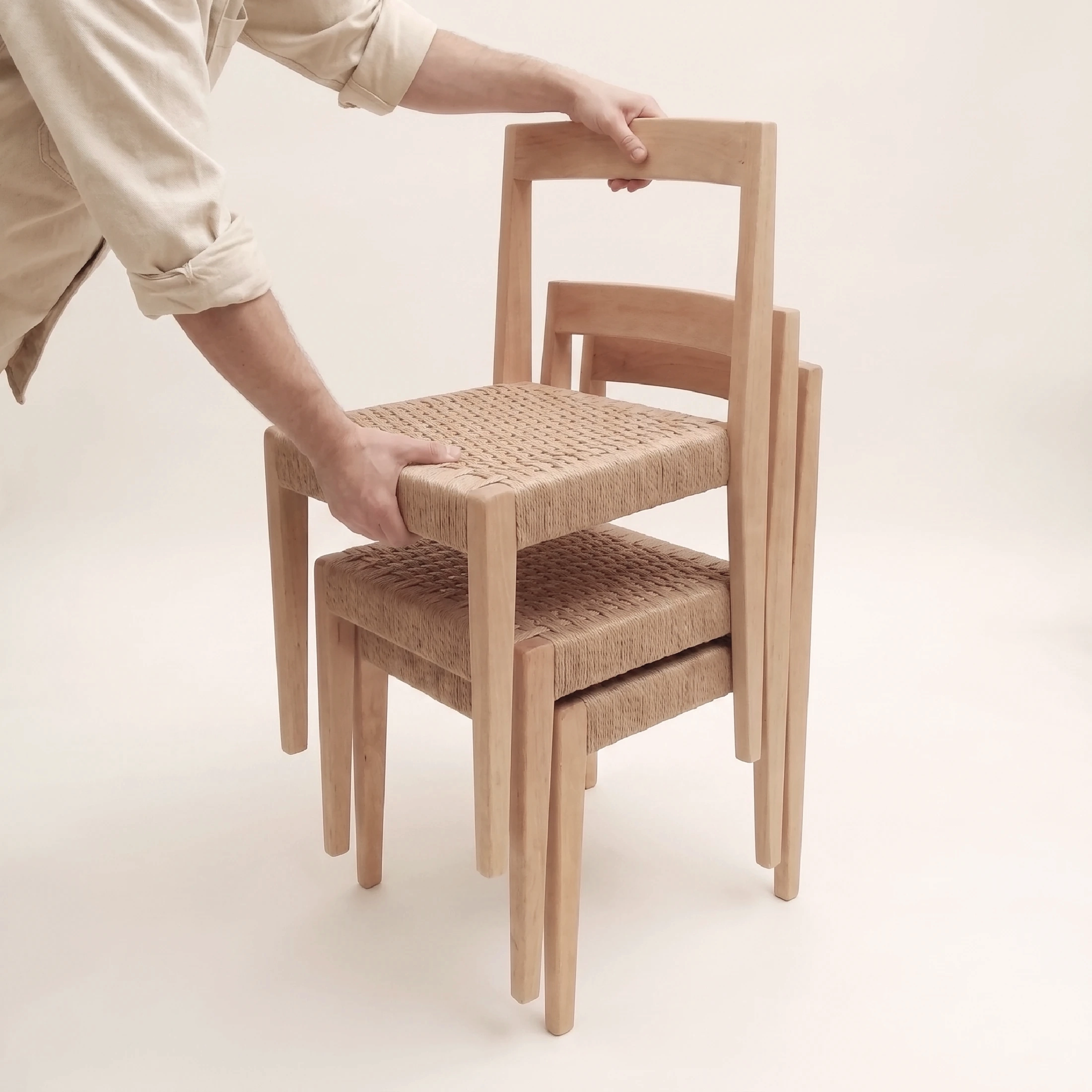 Silla Matilde asiento tejido.