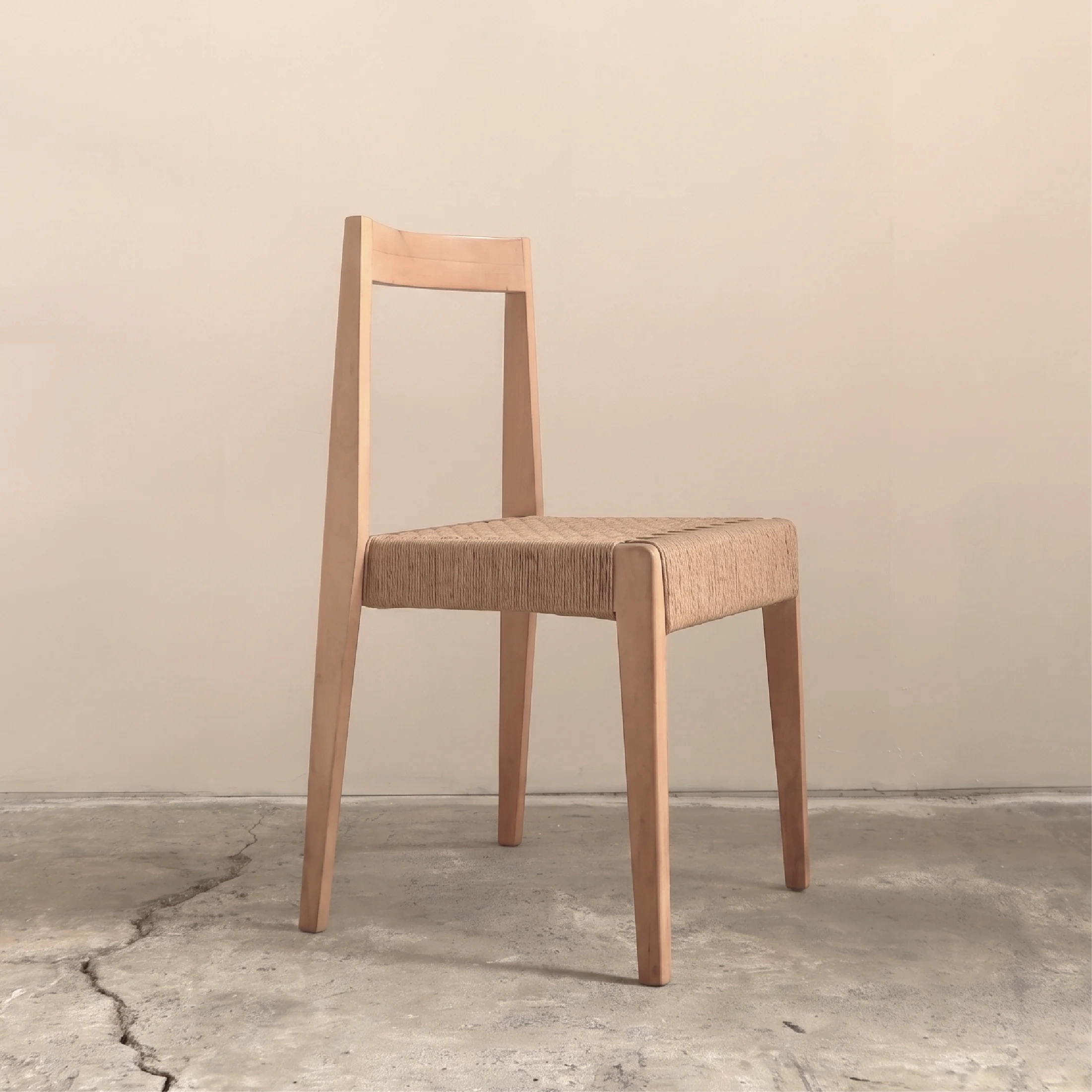 Rituales | Silla Matilde asiento tejido.