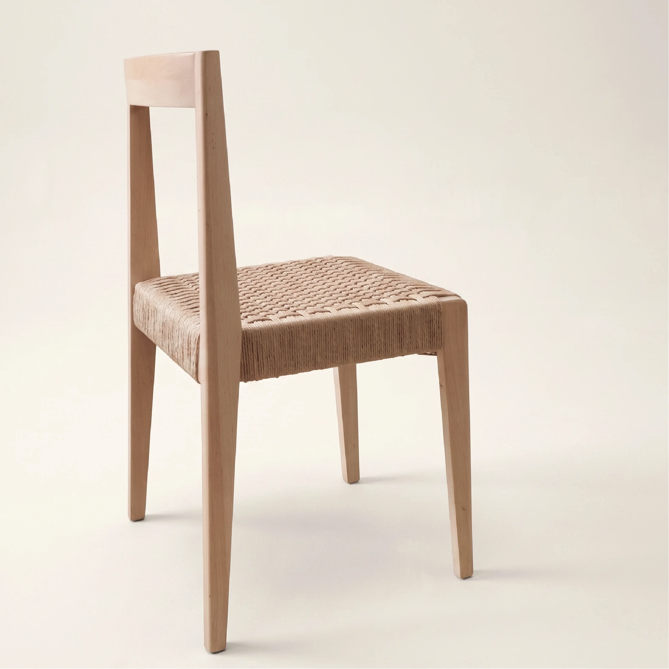 Silla Matilde asiento tejido.