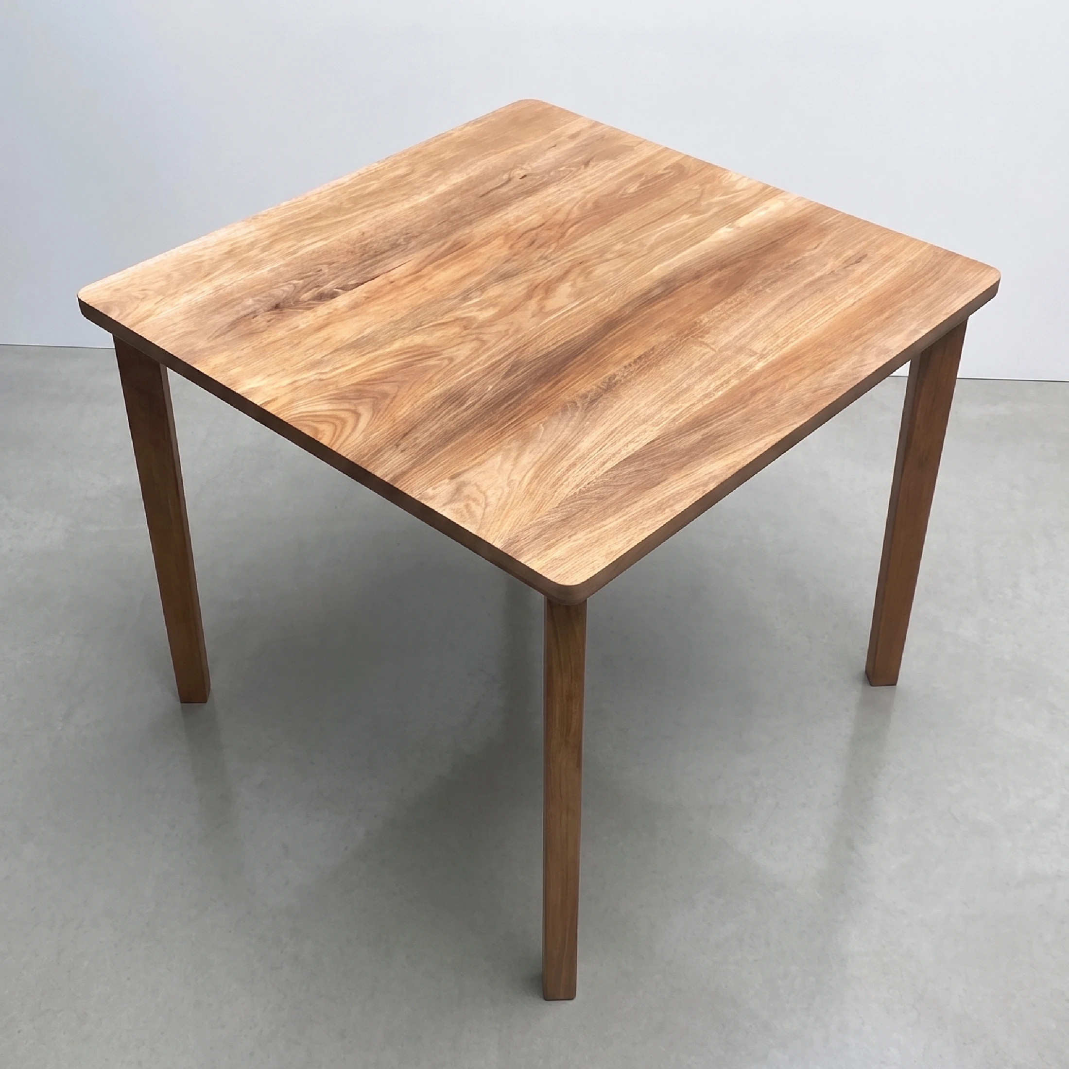 Mesa Matilde Cuadrada 145